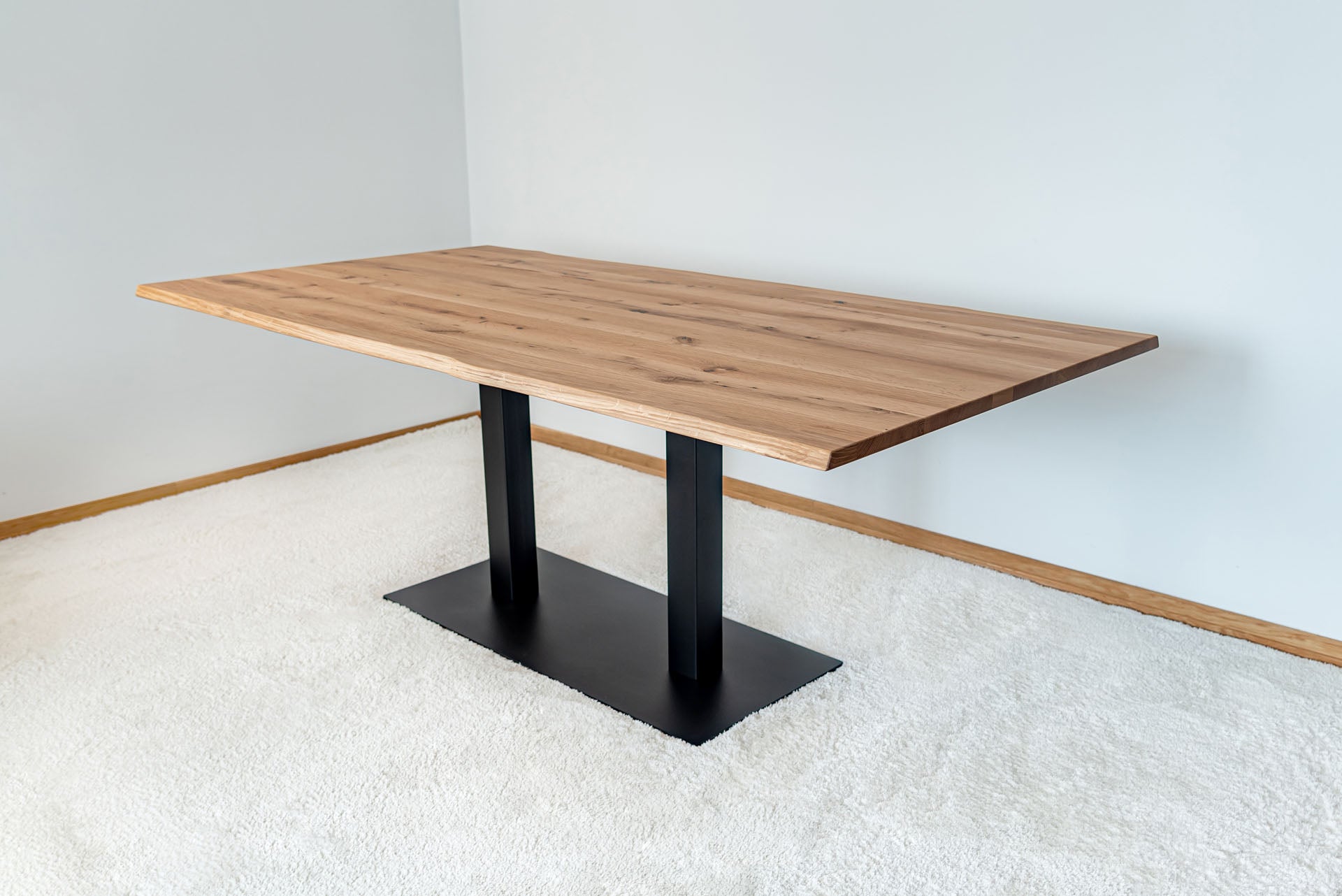 Esstisch Mond aus Massivholz Eiche