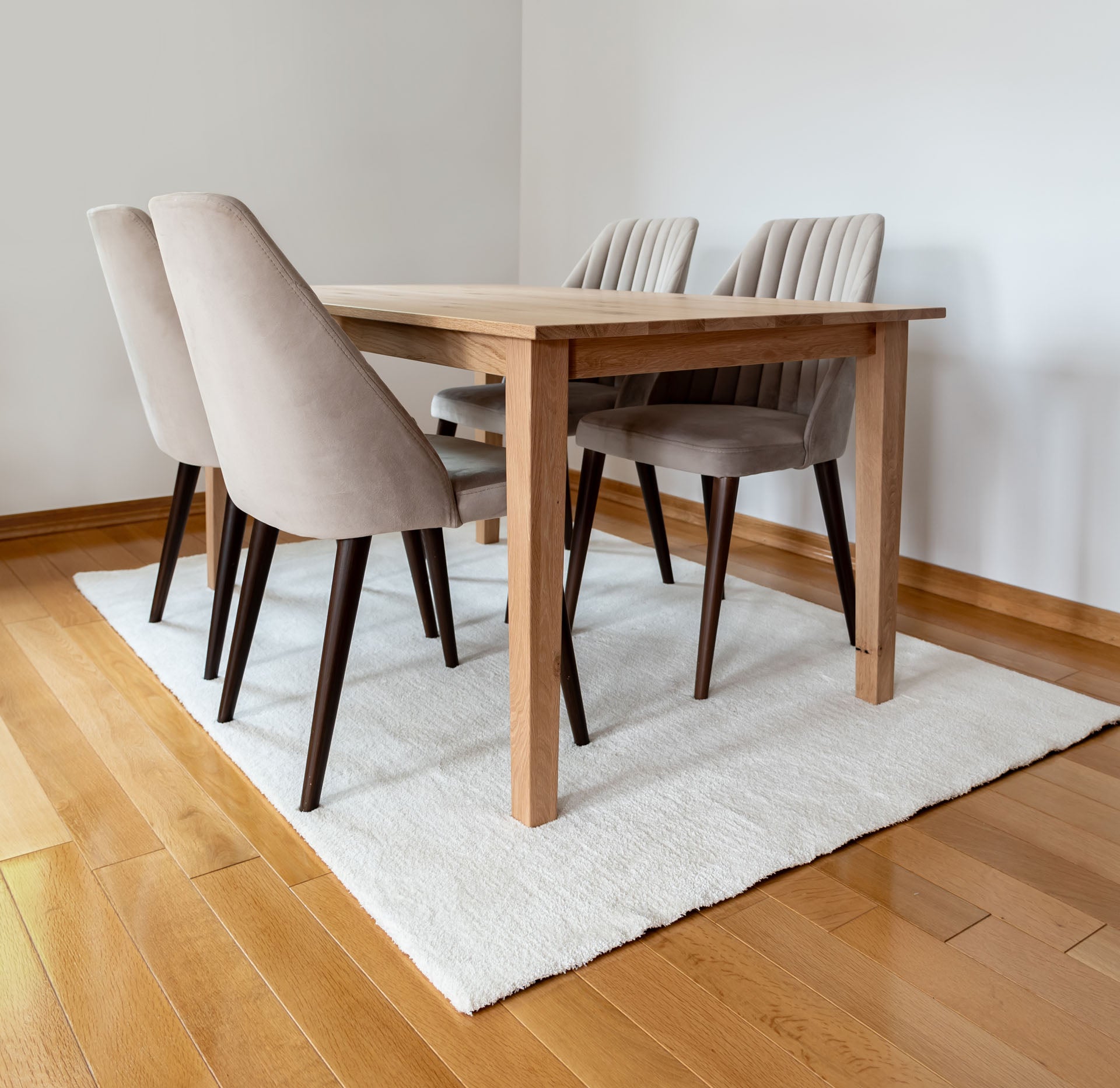 Esstisch Atlas aus Massivholz Eiche