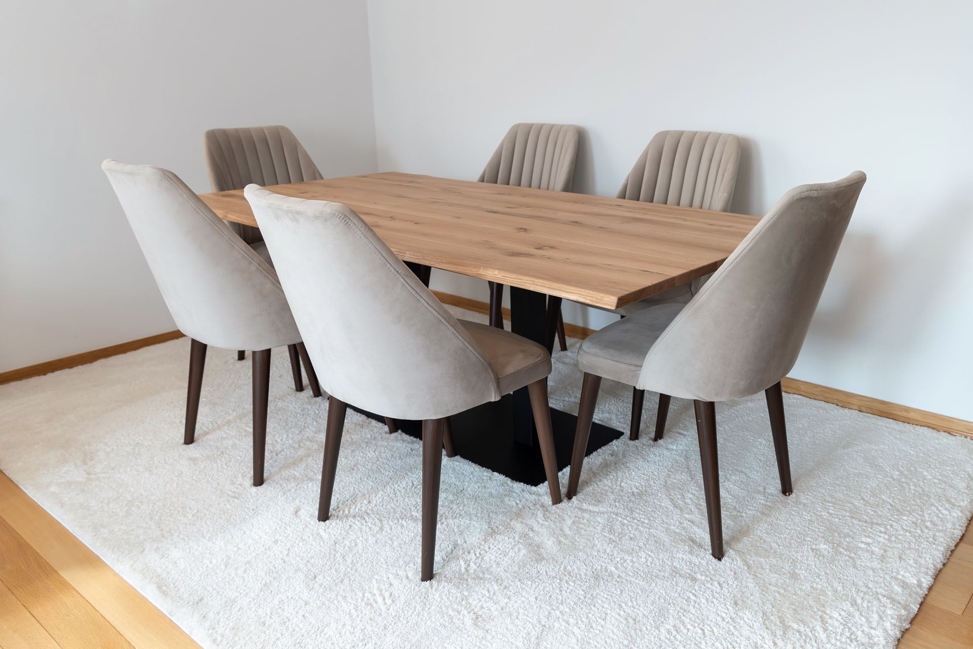 Esstisch Mond aus Massivholz Eiche