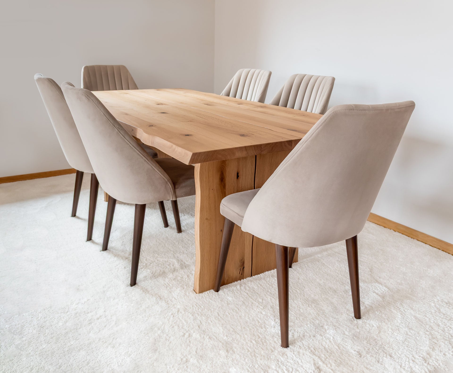 Esstisch Nest aus Massivholz Eiche