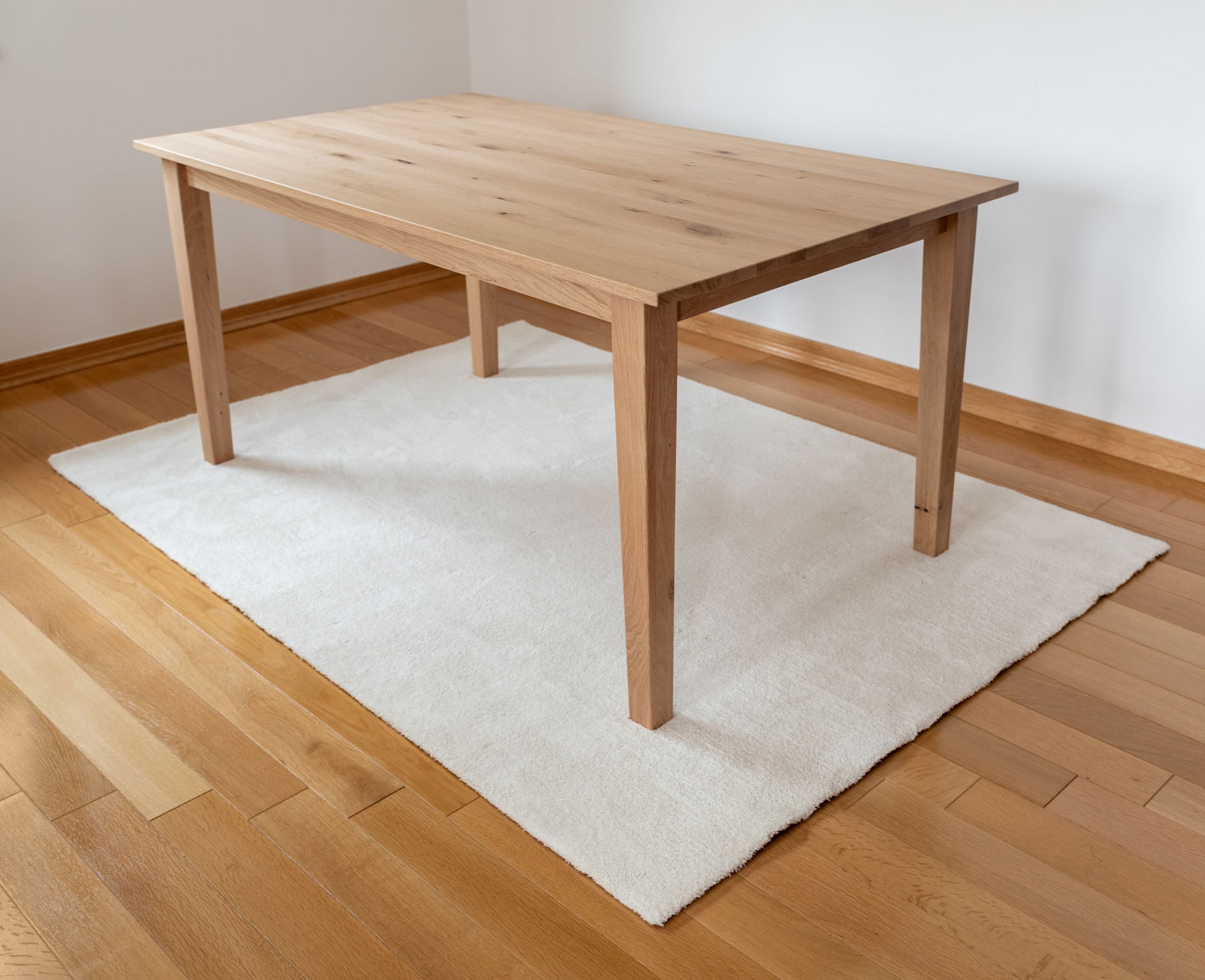 Esstisch Atlas aus Massivholz Eiche